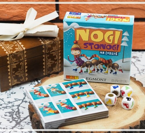 Nogi stonogi na lodzie