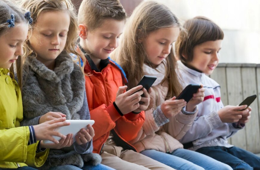 Dlaczego nie należy dawać dzieciom smartfonów