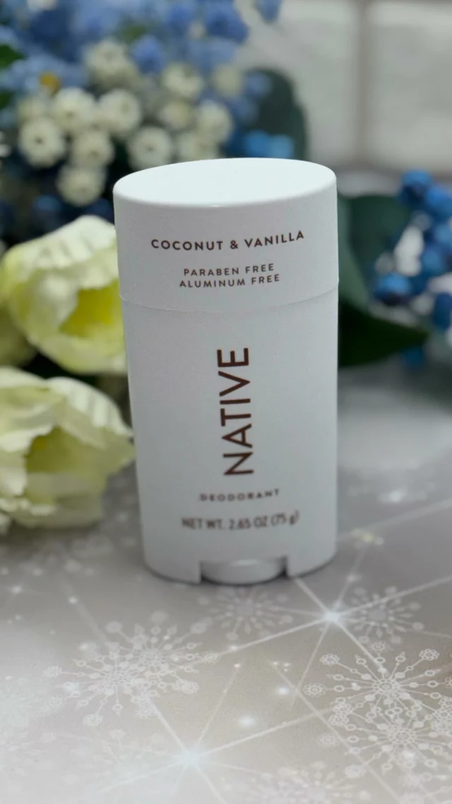 [współpracareklamowa] dla #Native_trnd #trnd

🌿 Native Deodorant – kokos & wanilia 🥥
Naturalny, wegański i bez aluminium. To dezodorant, nie antyperspirant – nie blokuje potu, ale skutecznie neutralizuje zapach. Pachnie jak wakacje: lekko, kremowo, tropikalnie 🥥✨

Miękka formuła, która nie podrażnia i nie brudzi ubrań. Idealny na co dzień, jeśli stawiasz na świadomą pielęgnację i delikatne działanie.

🤍 Dla mnie? Komfort i zapach, do którego chce się wracać.

#native #naturaldeodorant #bezaluminium #cleanbeauty #veganbeauty #pielęgnacjaskóry #naturalnapielęgnacja #recenzjakosmetyku #beautytest